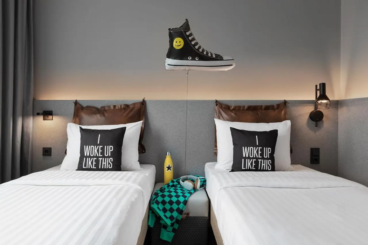 Moxy Duesseldorf City 3*, Düsseldorf
