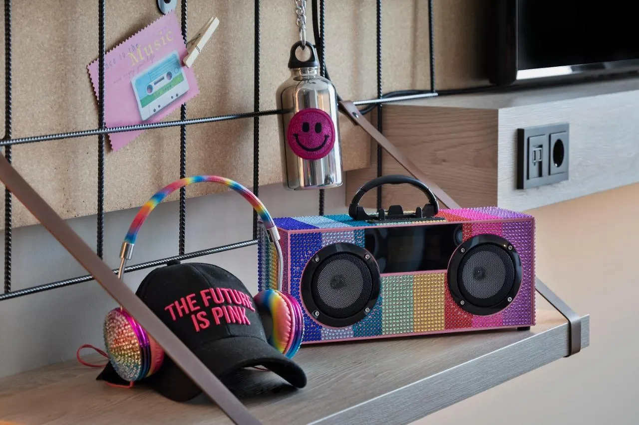 Moxy Duesseldorf City Hotell